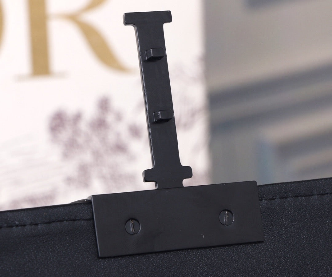 Dior 30 Montaigne Black Double-sided Embroidered Old Flower