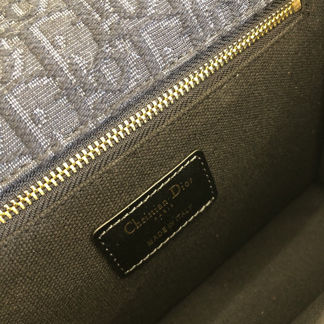 Dior 30 Montaigne Bag In Black Dior Oblique Jacquard