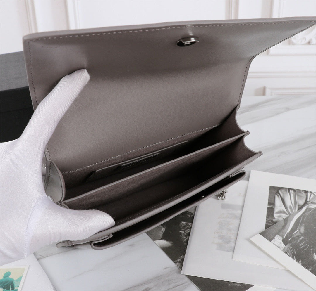Saint Laurent Sunset Medium Chain Bag In Gray Calfskin