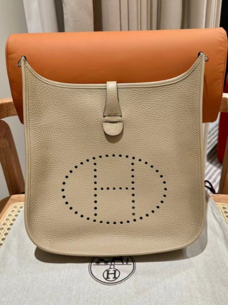 Hermes Evelyne III 29 Bag In Trench Taurillon Clemence Leather