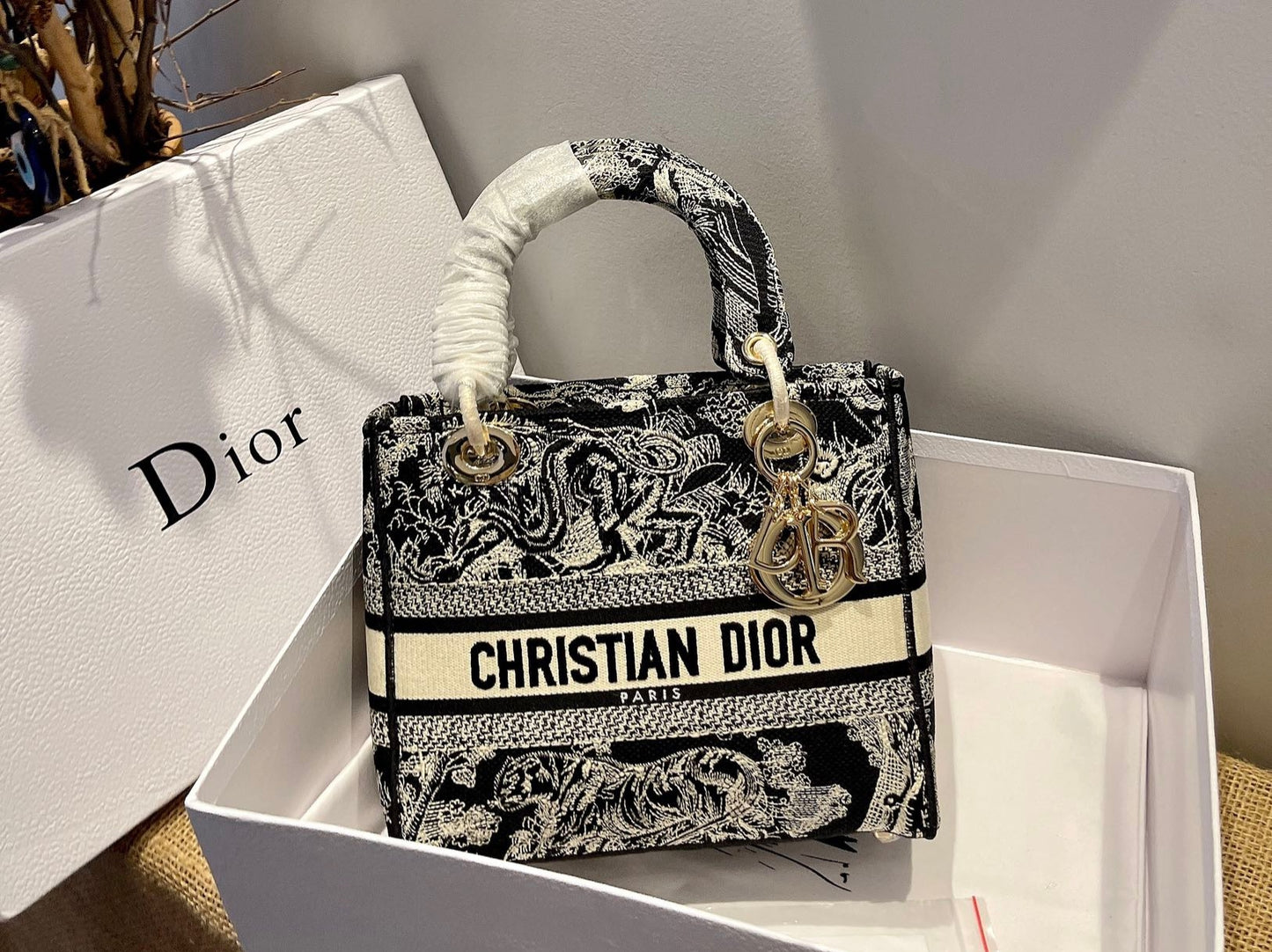 Dior Lady D-Lite Medium Bag In Black Toile de Jouy Embroidery