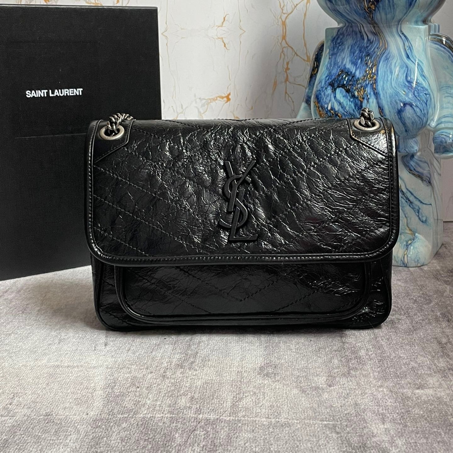 Saint Laurent Niki medium Black Crackle Chain Bag