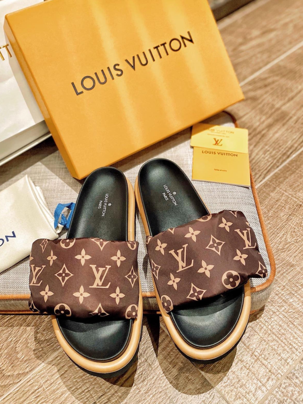 LV Dark Brown Classic Presbyopic Velcro Slippers