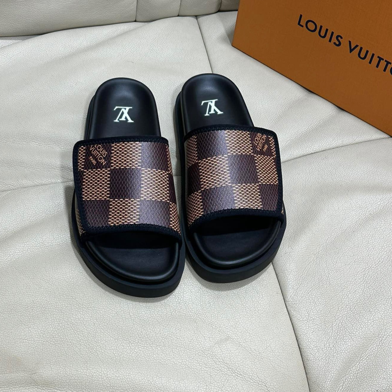 LV Miami Velcro Plaid In Brown