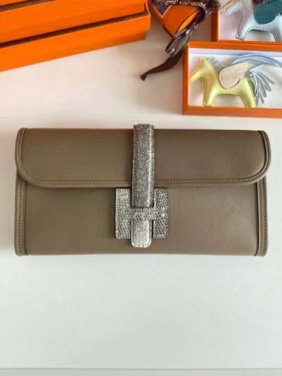 Hermes Jige Clutch In Etoupe Crocodile Leather