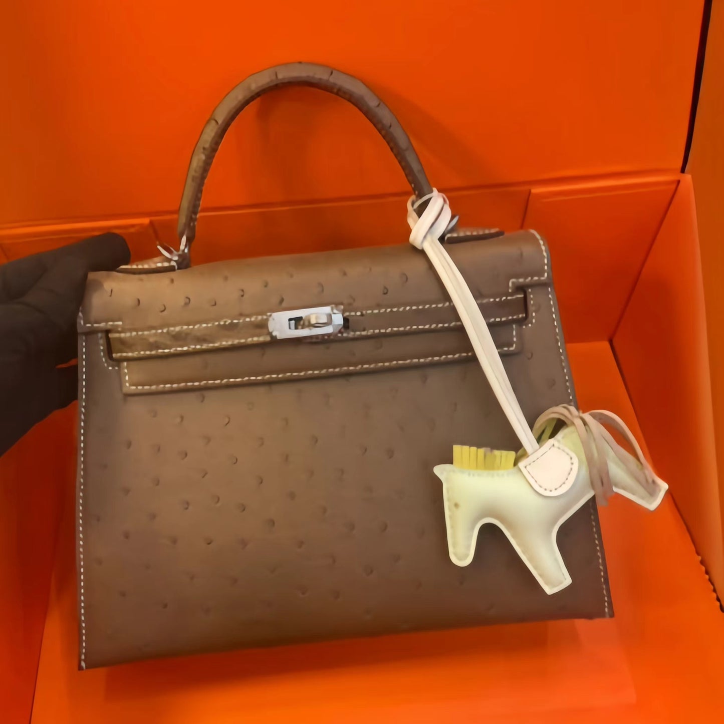 Hermes Kelly 25 Ostrich Leather Gold Brown With Silver Hardware