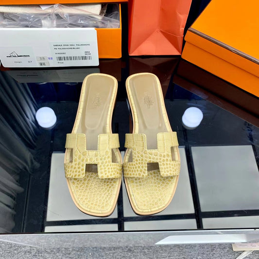 Hermès Oran Sandals Jaune Poussin Niloticus Crocodile