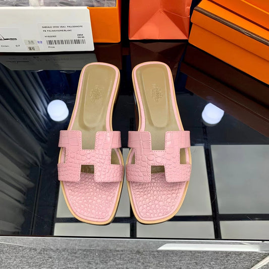 Hermès Oran Sandals Pink Niloticus Crocodile