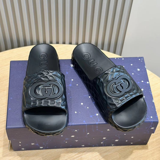 Gucci Gg Black Water Ripple Rubber Slides