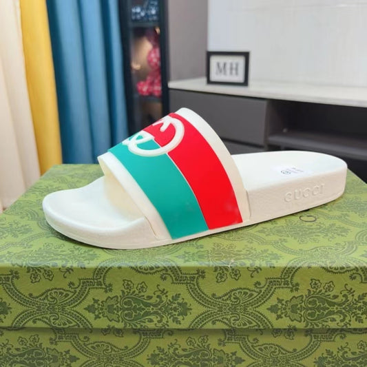 Gucci Interlocking G Slide In White