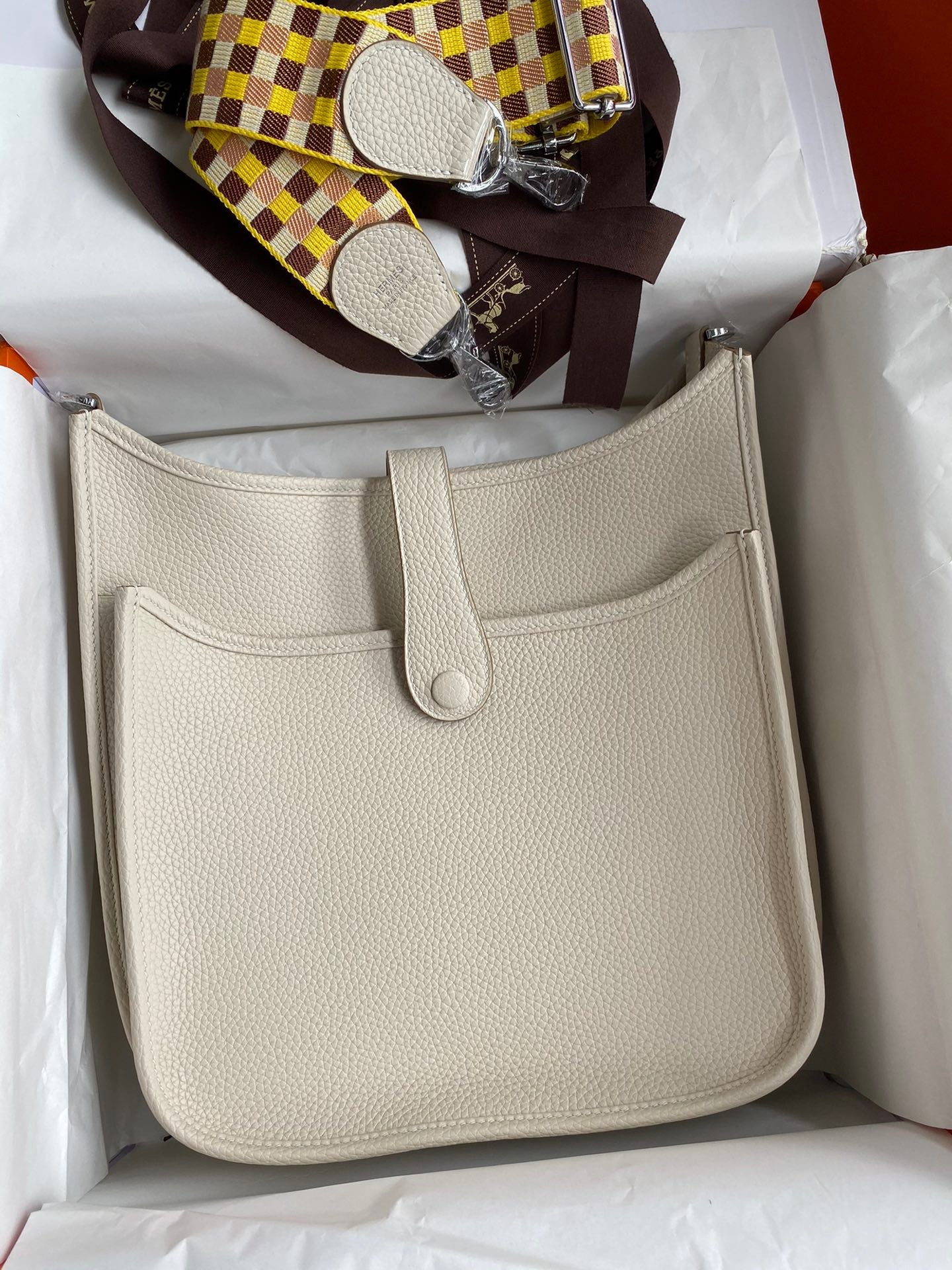 Hermes Evelyne III 29 Bag In Craie Taurillon Clemence Leather