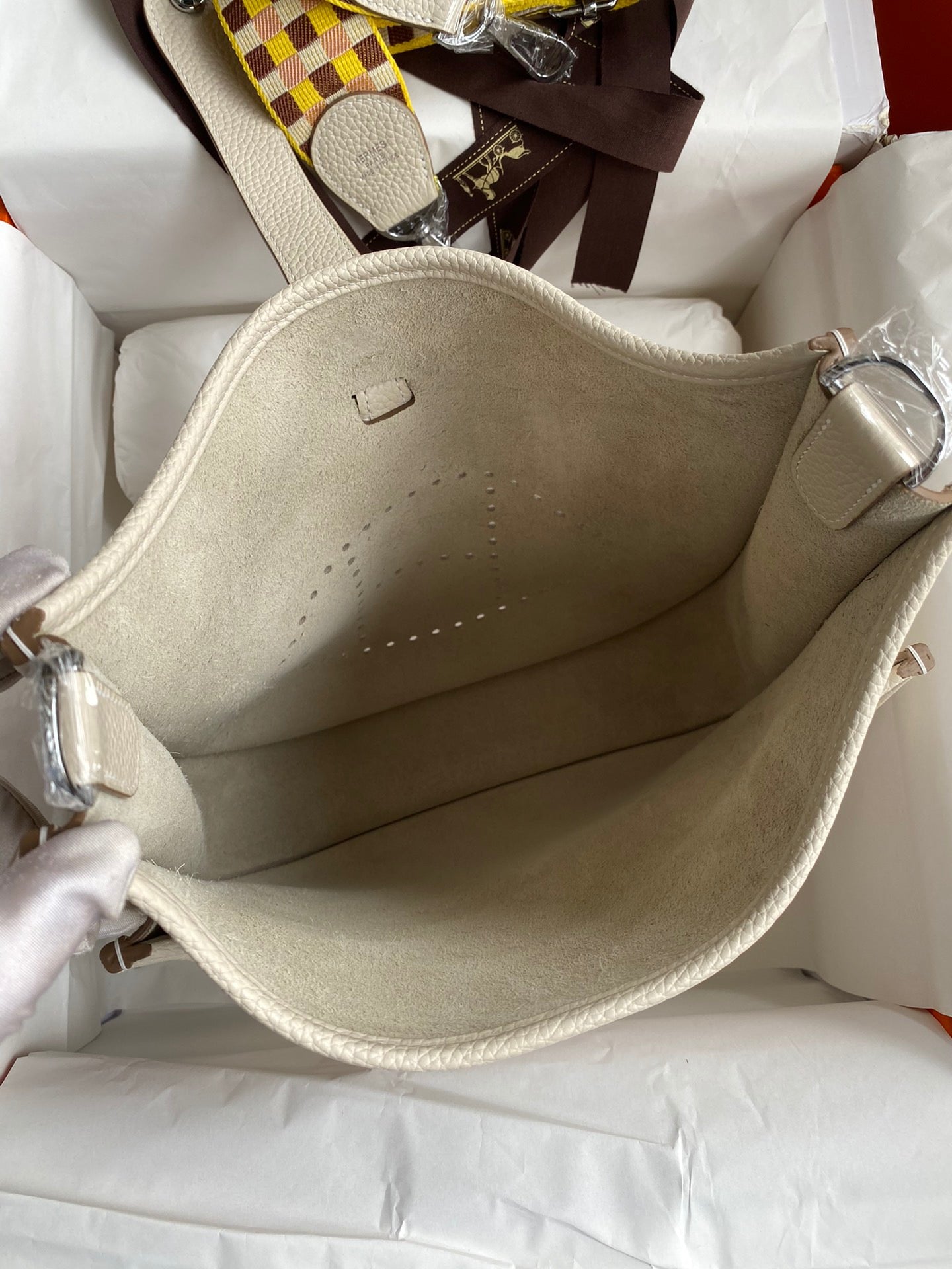 Hermes Evelyne III 29 Bag In Craie Taurillon Clemence Leather