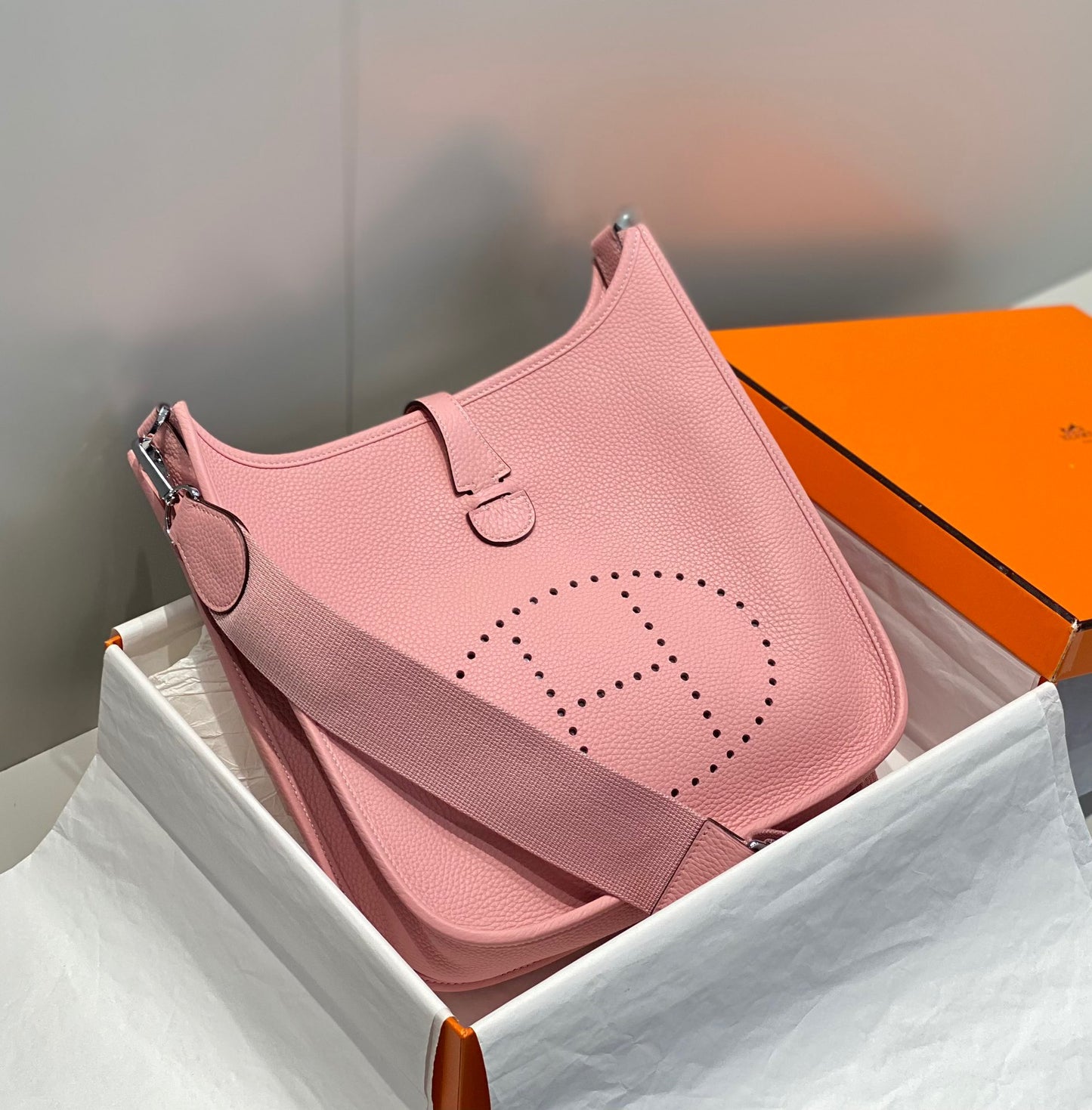 Hermes Evelyne III 29 Bag In Pink Taurillon Clemence Leather