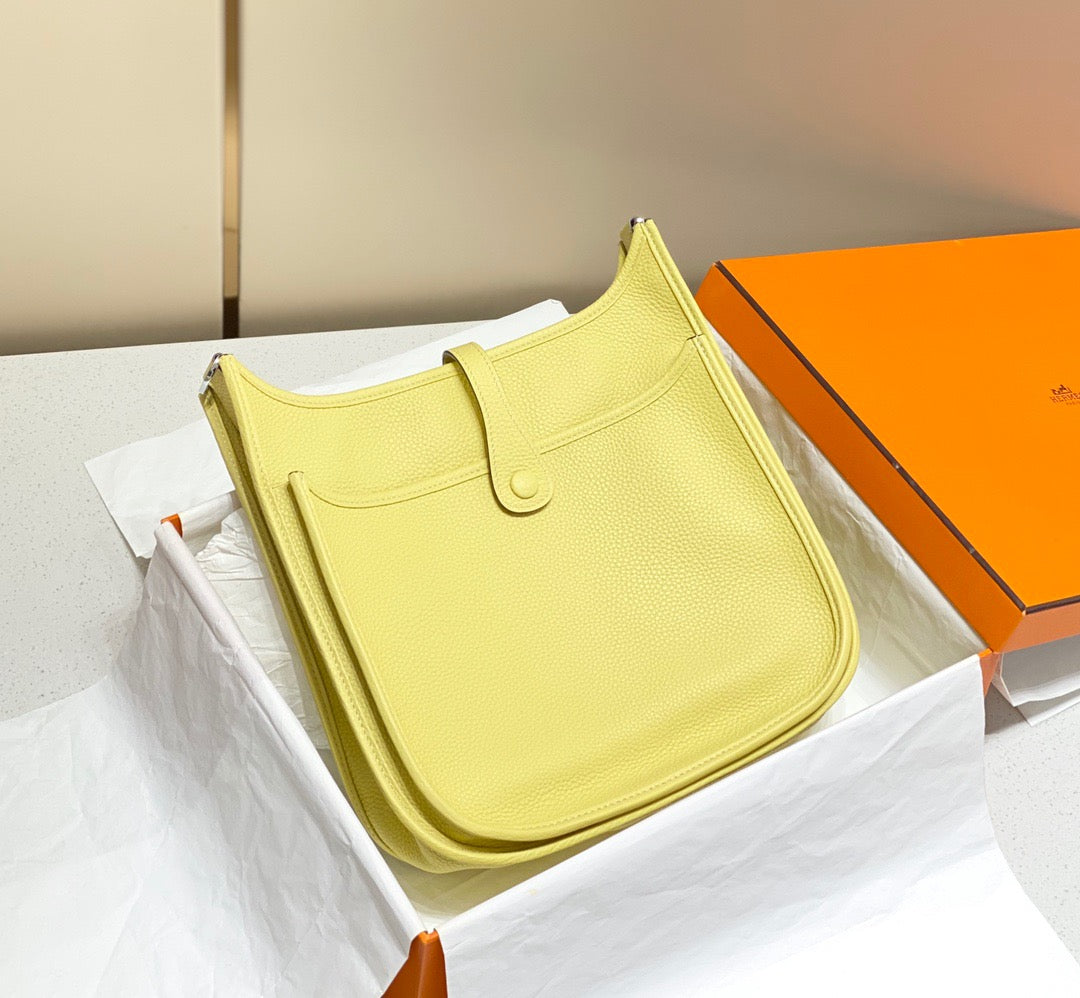 Hermes Evelyne III 29 Bag In Jaune Poussin Taurillon Clemence Leather