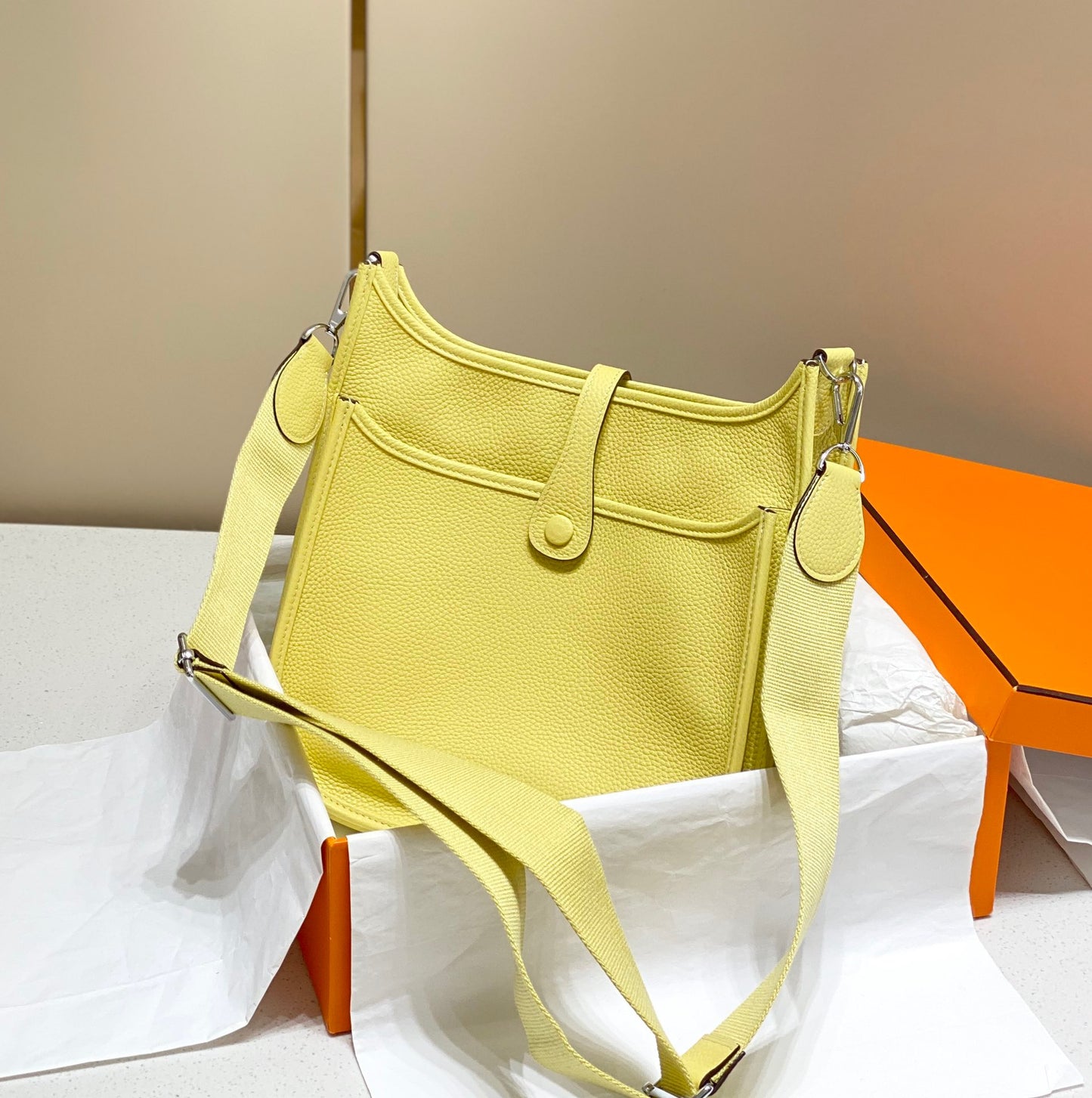 Hermes Evelyne III 29 Bag In Jaune Poussin Taurillon Clemence Leather