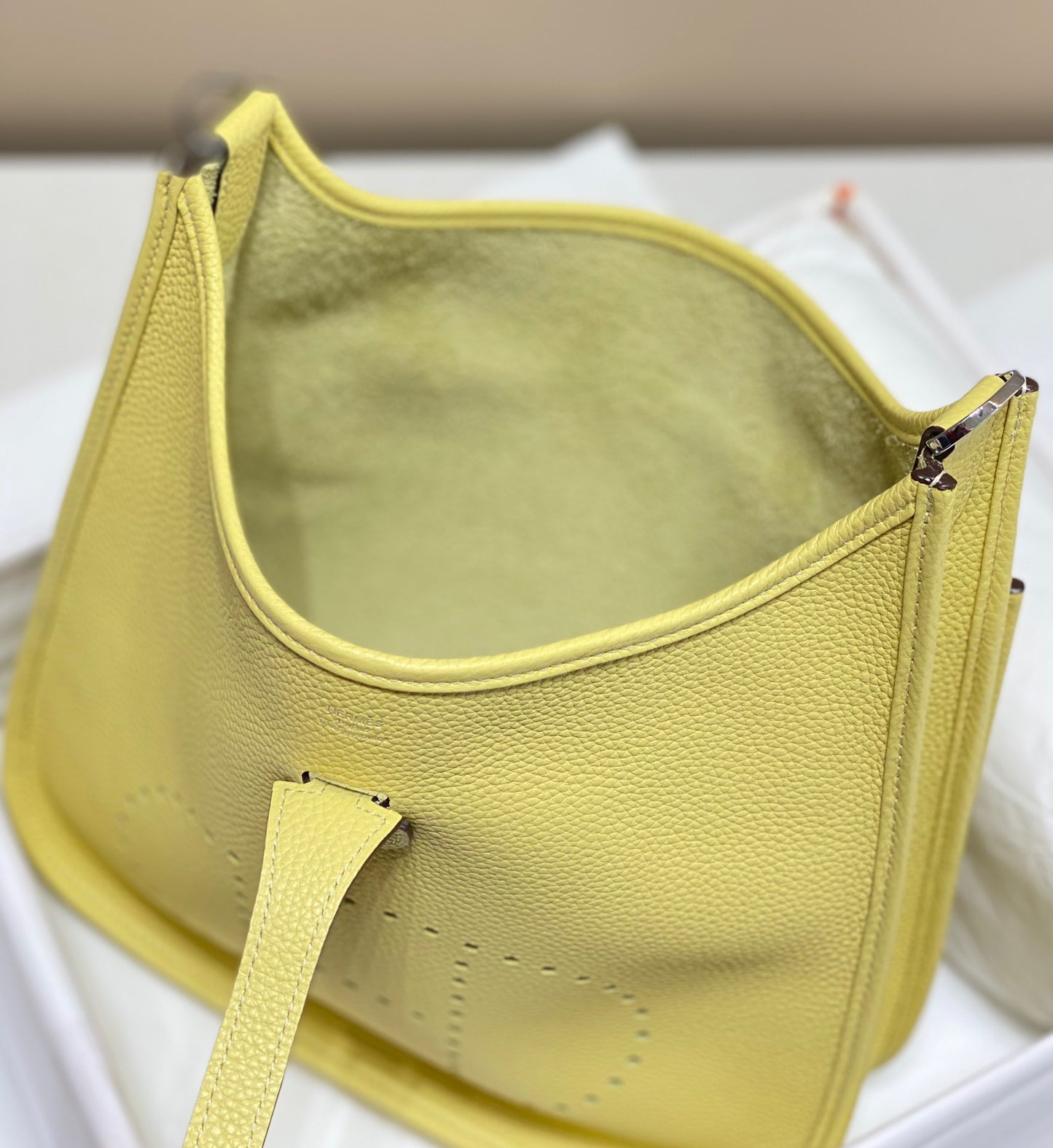 Hermes Evelyne III 29 Bag In Jaune Poussin Taurillon Clemence Leather