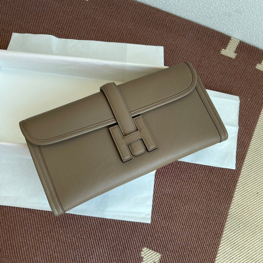 Hermes Jige Elan 29 Clutch Bag In Etoupe Swift Leather