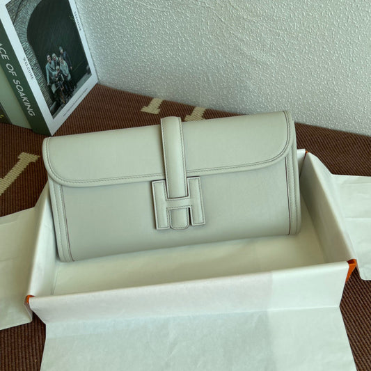 Hermes Jige Elan 29 Clutch Bag In Pearl Gray Swift Leather