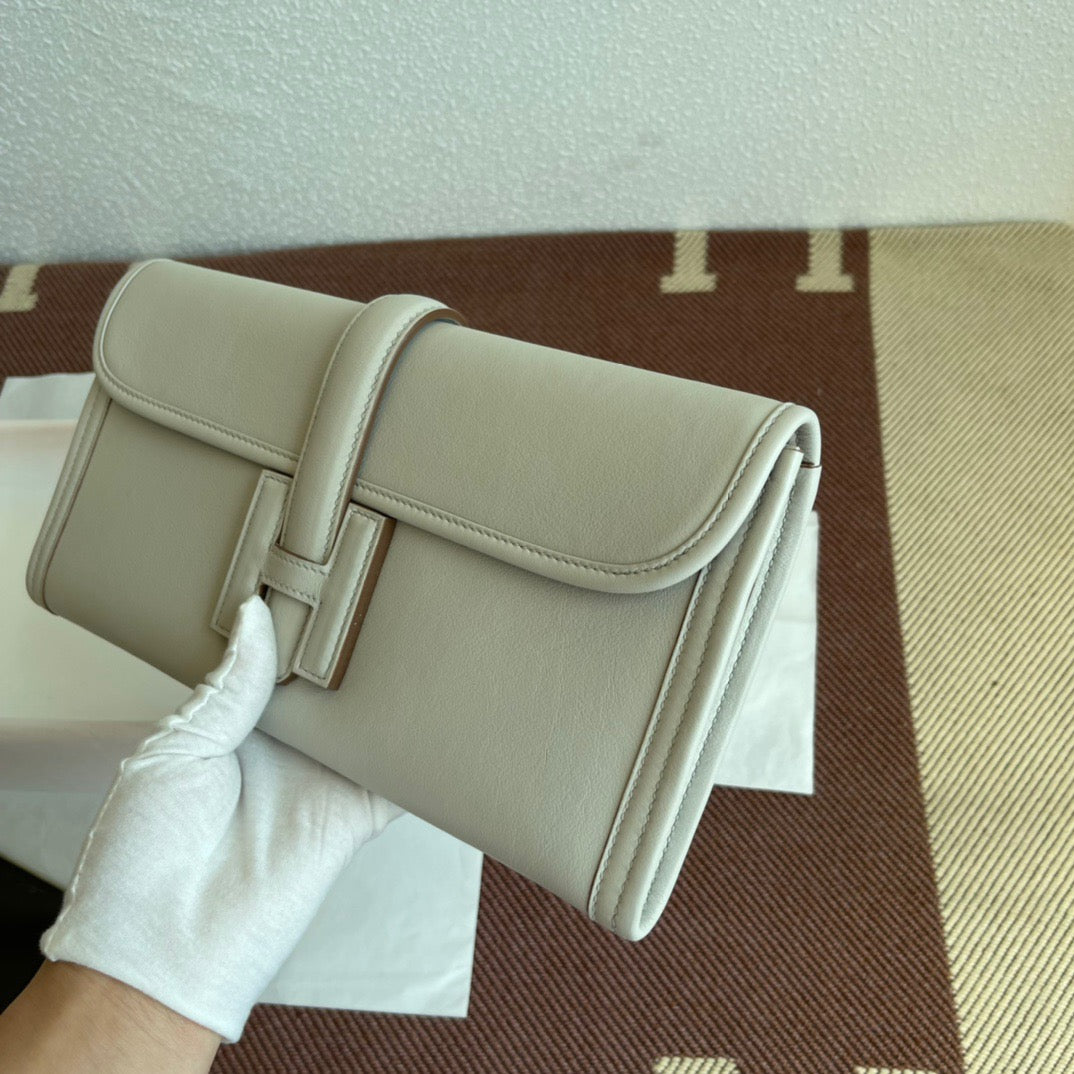 Hermes Jige Elan 29 Clutch Bag In Pearl Gray Swift Leather