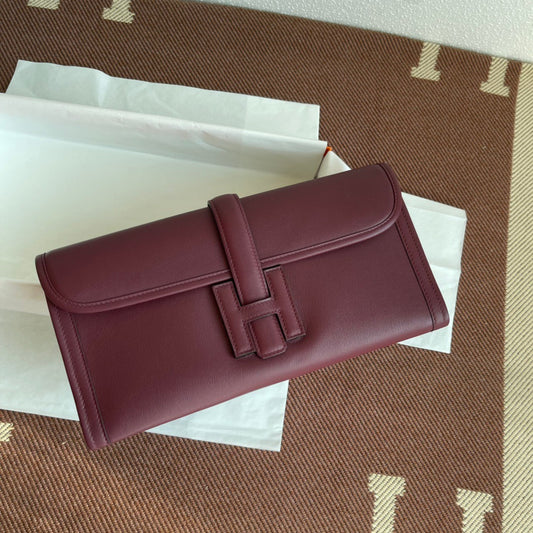 Hermes Jige Elan 29 Clutch Bag In Burgundy Swift Leather