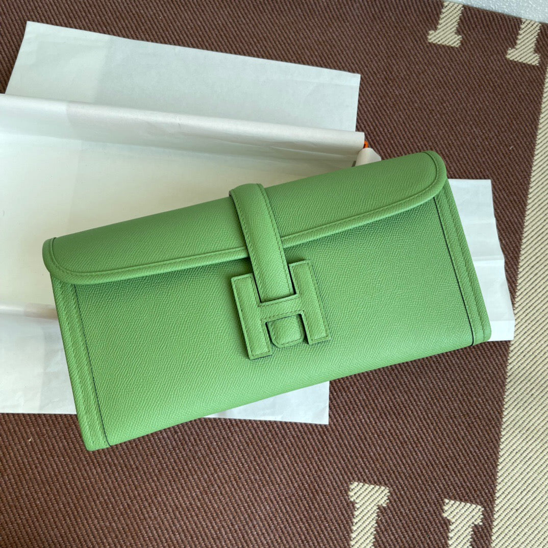 Hermes Jige Elan 29 Clutch Bag In Vert Criquet Epsom Leather