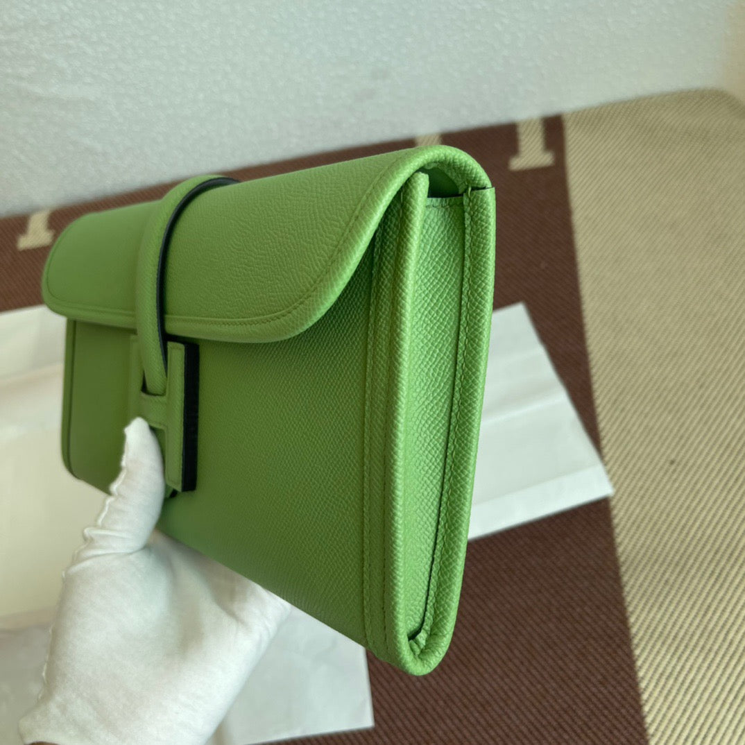 Hermes Jige Elan 29 Clutch Bag In Vert Criquet Epsom Leather