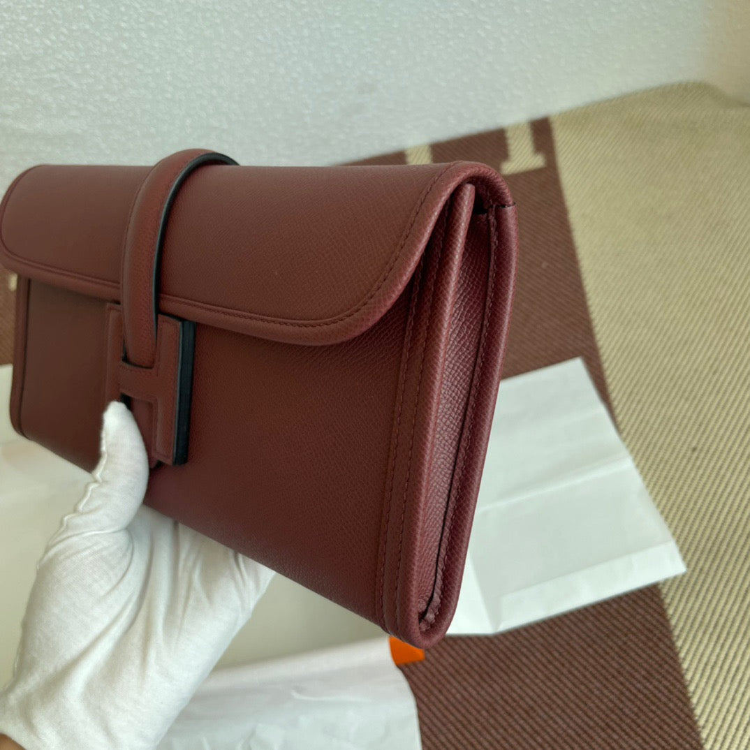 Hermes Jige Elan 29 Clutch Bag In Burgundy Epsom Leather