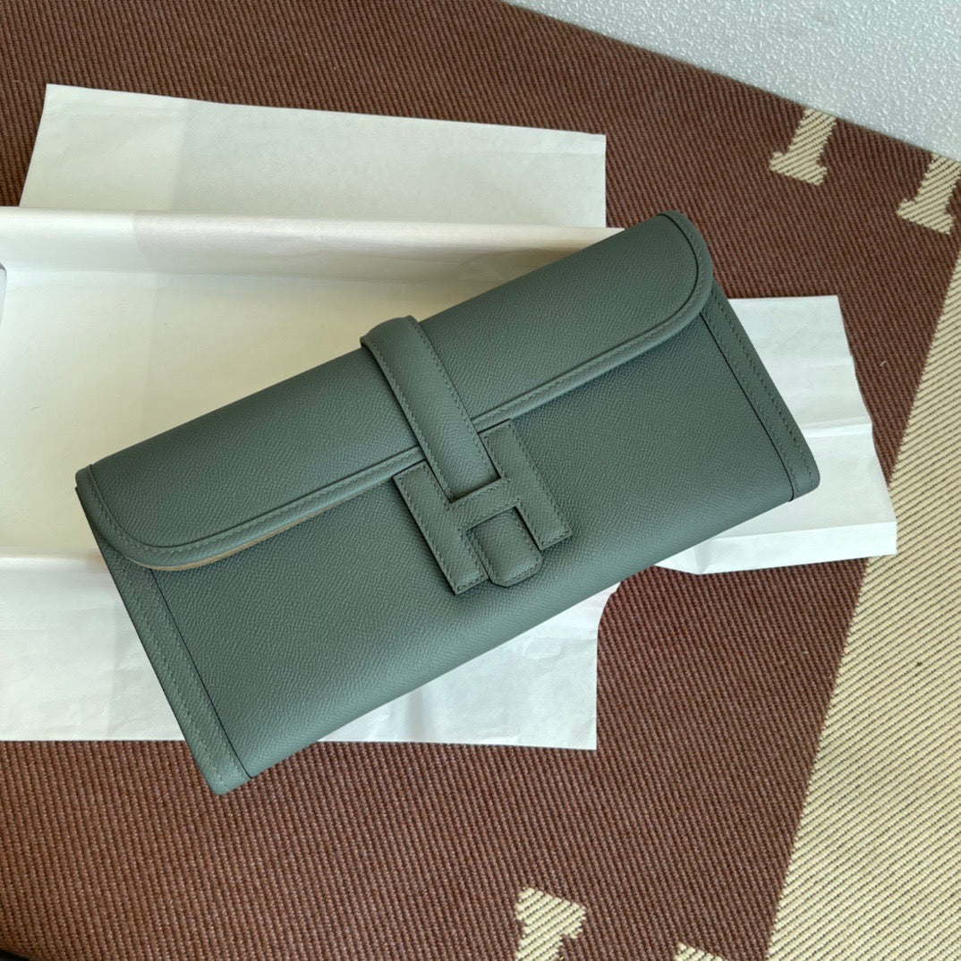 Hermes Jige Elan 29 Clutch Bag In Vert Amande Epsom Leather