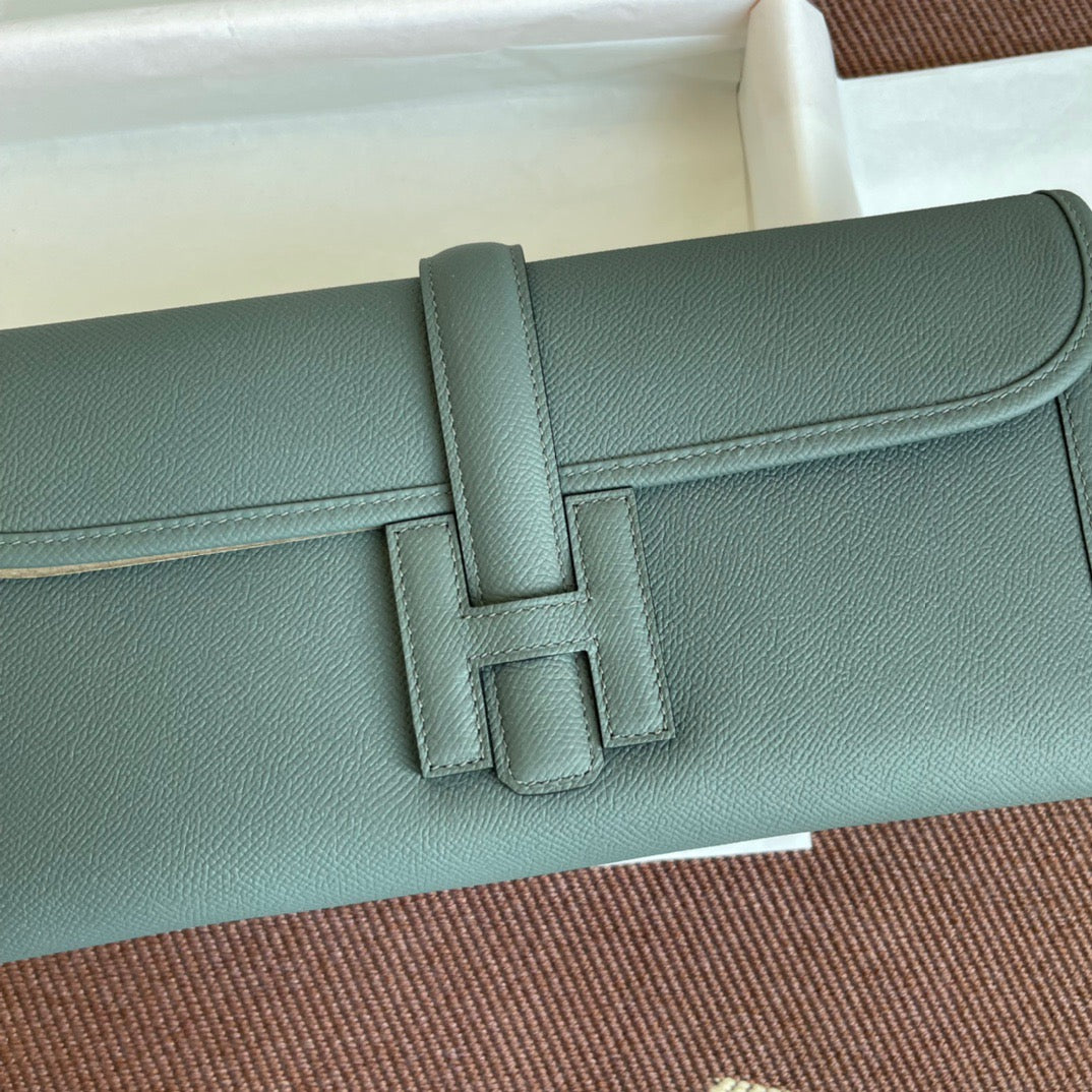 Hermes Jige Elan 29 Clutch Bag In Vert Amande Epsom Leather