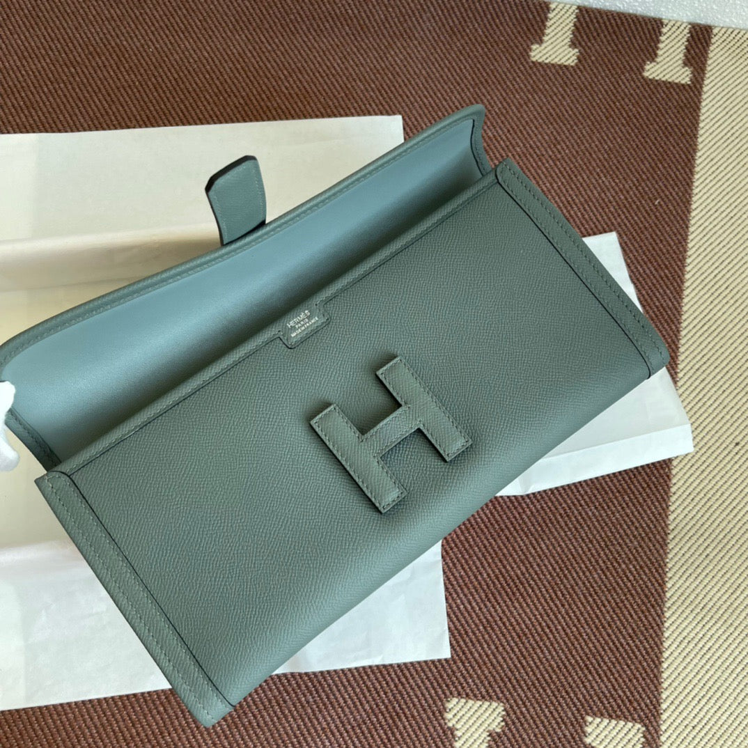 Hermes Jige Elan 29 Clutch Bag In Vert Amande Epsom Leather