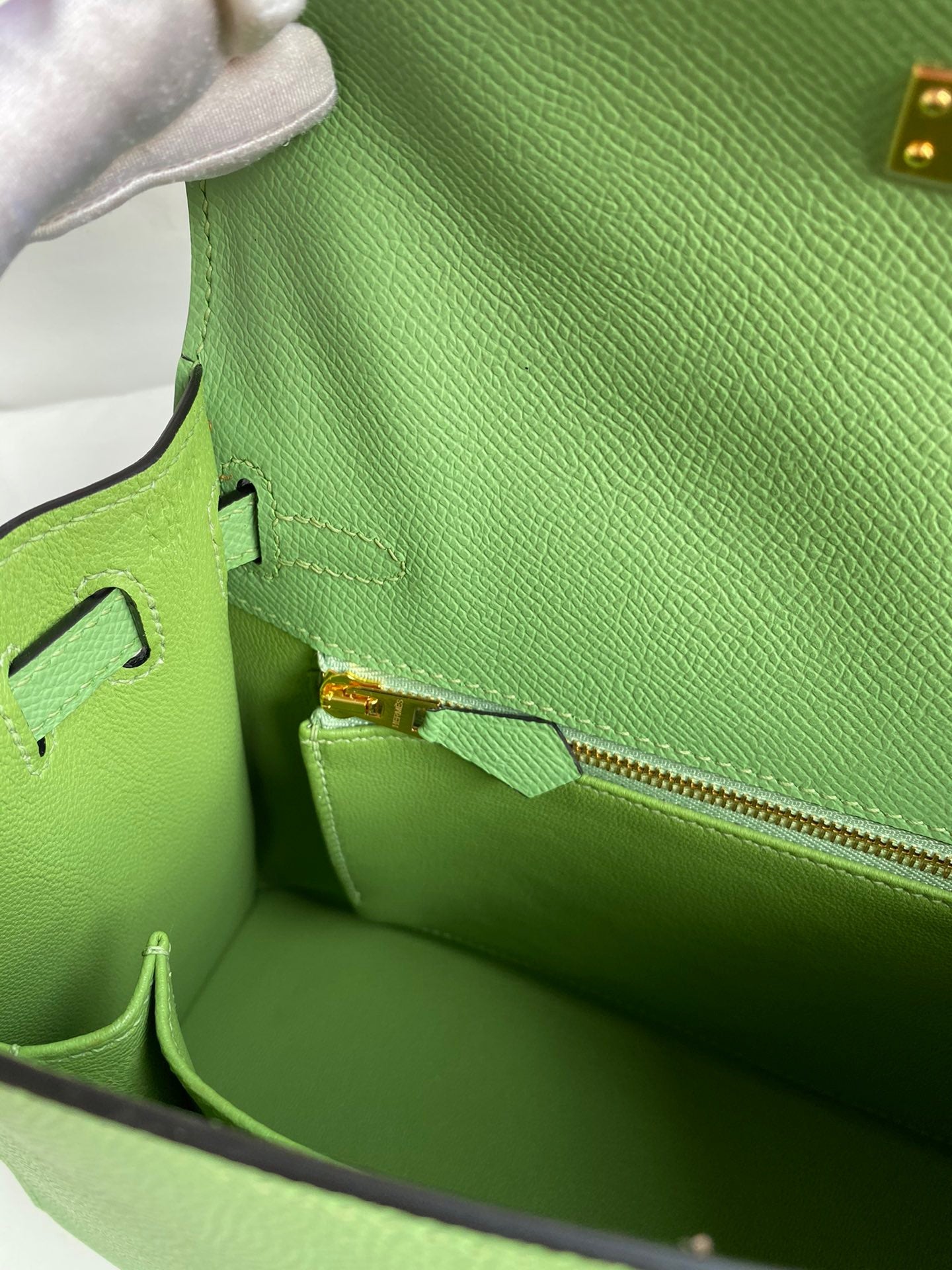 Hermes Kelly 25cm Sellier Bag in Vert Criquet Epsom Leather