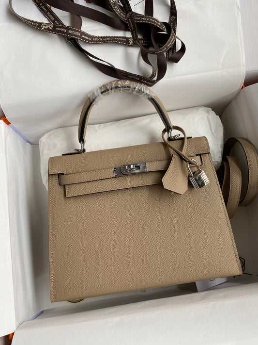 Hermes Kelly 25cm Sellier Bag in Gris Tourterelle Epsom Leather