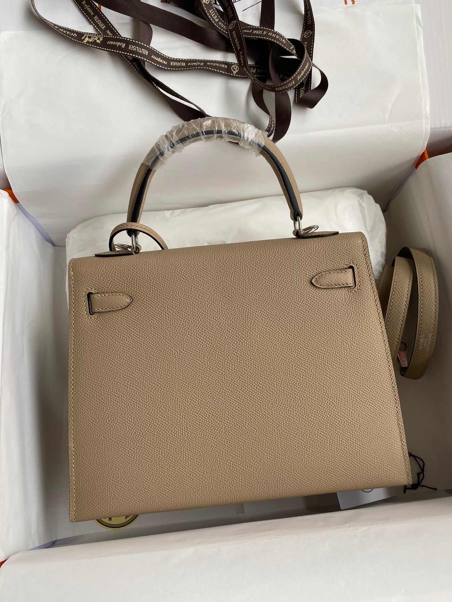 Hermes Kelly 25cm Sellier Bag in Gris Tourterelle Epsom Leather