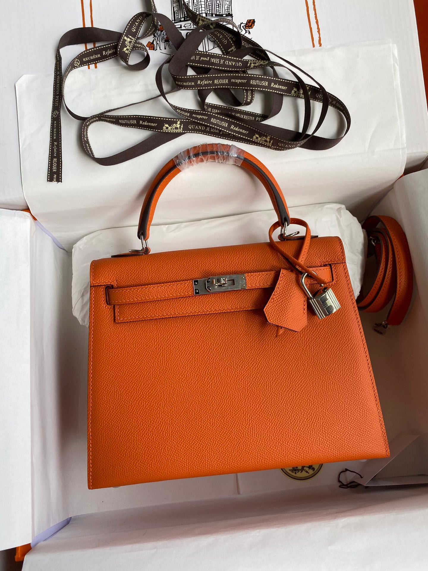 Hermes Kelly 25cm Sellier Bag in Orange Epsom Leather