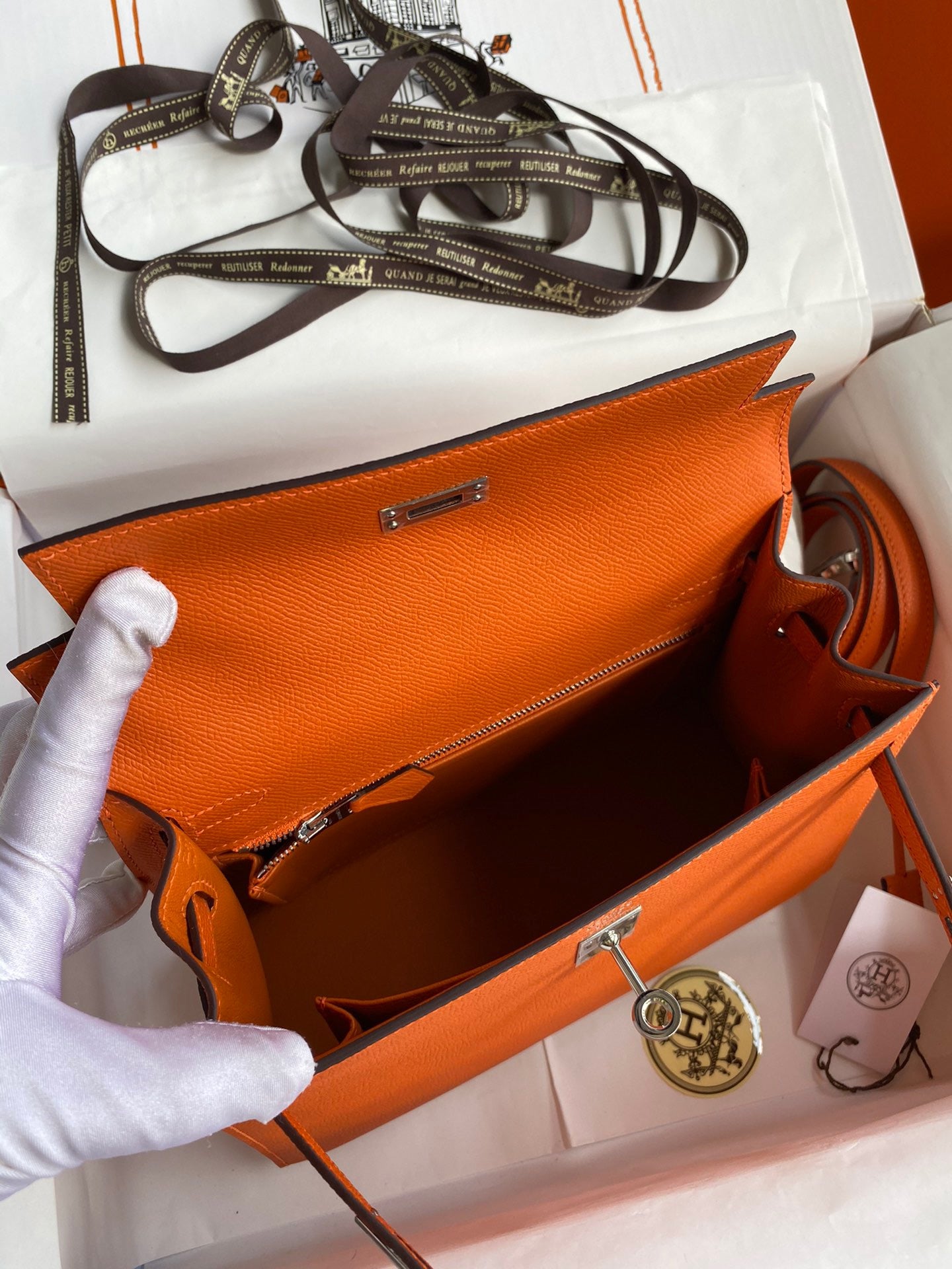 Hermes Kelly 25cm Sellier Bag in Orange Epsom Leather