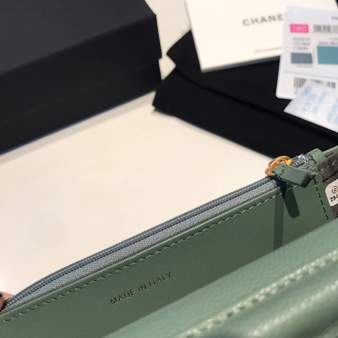 Chanel Wallet On Chain In Green Calfskin