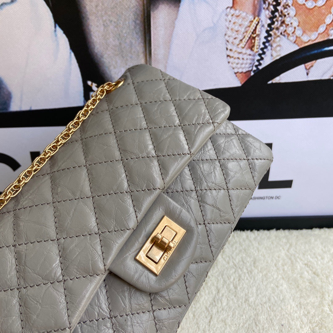 Chanel 2.55 Reissue 24 cm Flap Bag In Gray