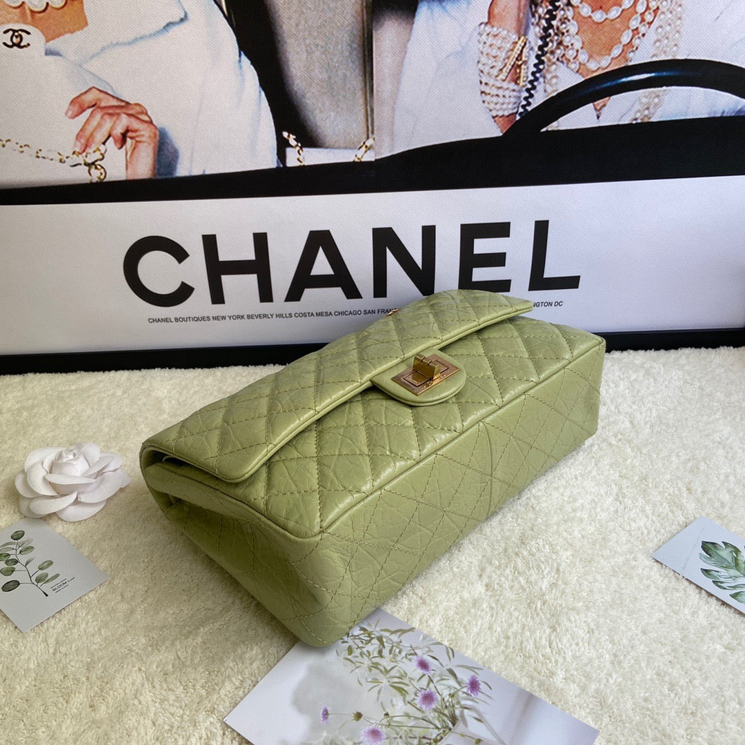 Chanel 2.55 Reissue 28 cm Flap Bag In Green