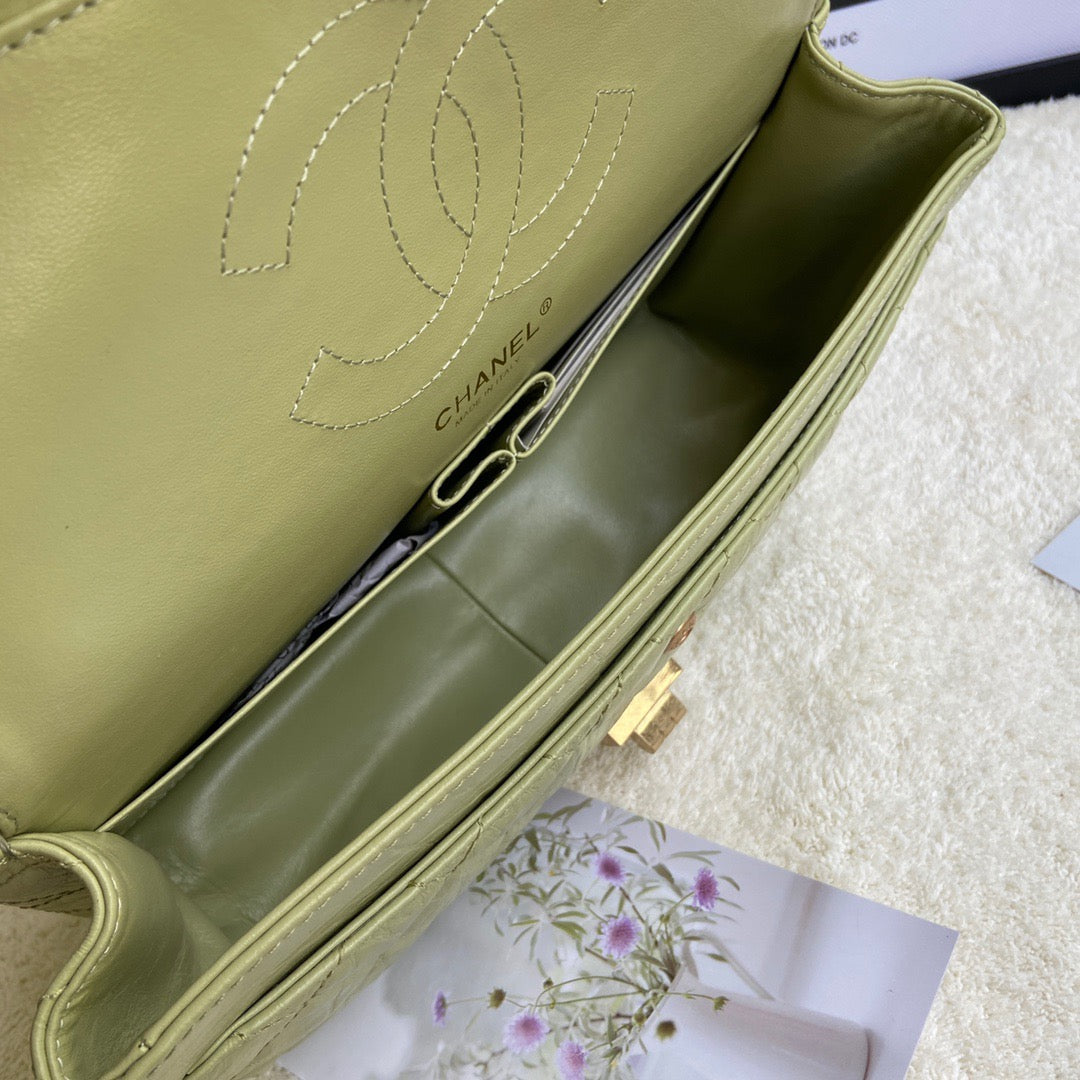 Chanel 2.55 Reissue 28 cm Flap Bag In Green