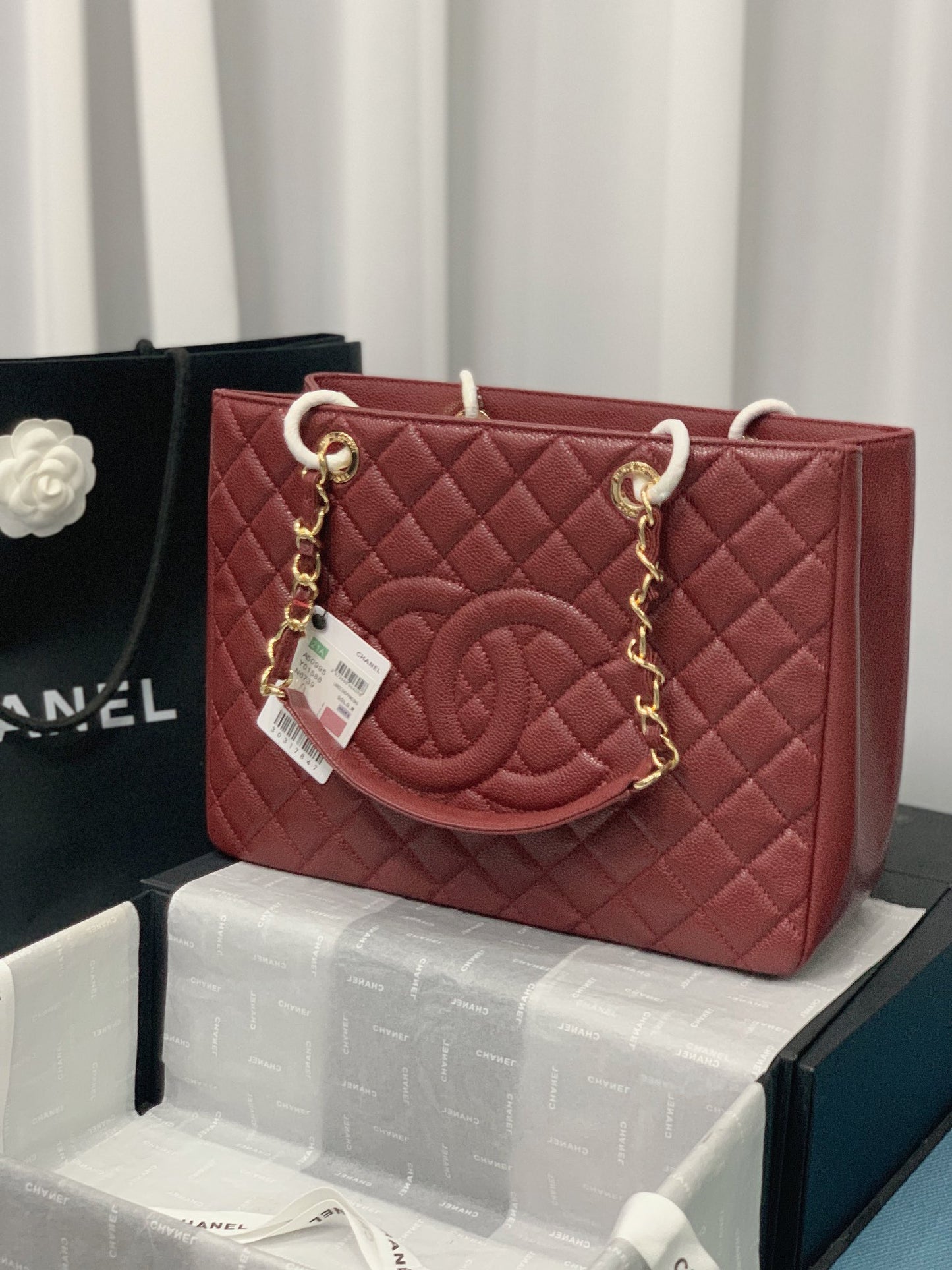 CHANEL Grand Shopping Tote In Burgundy