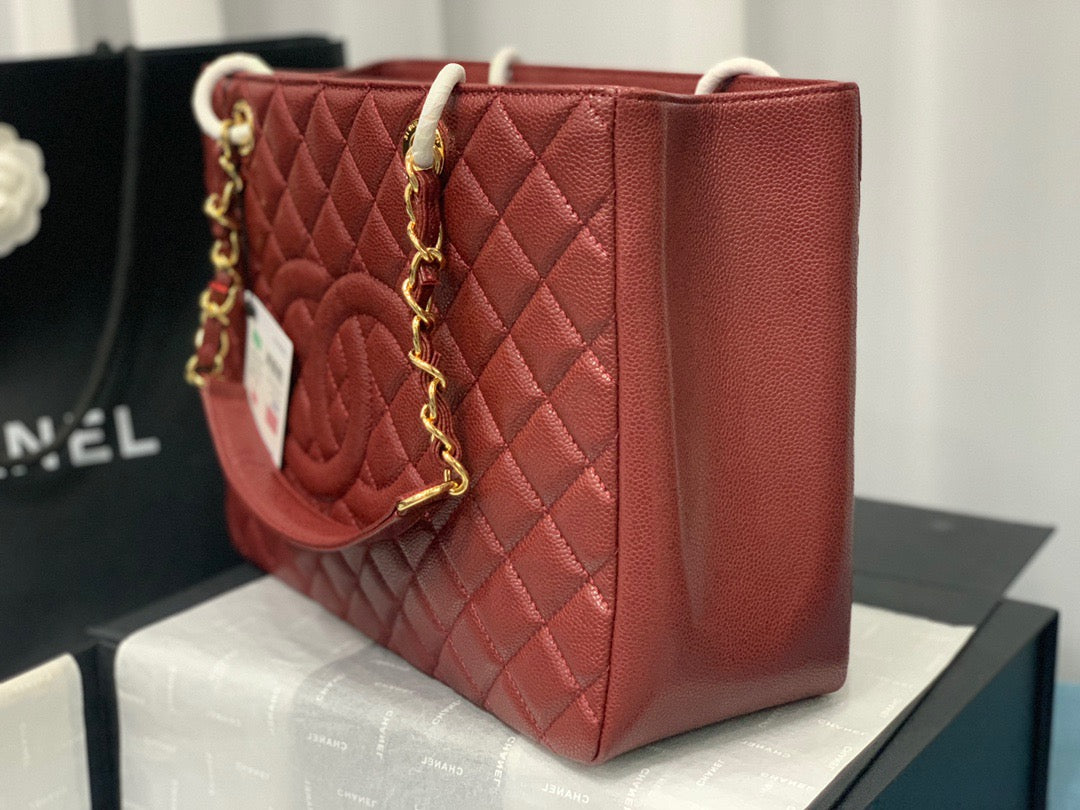 CHANEL Grand Shopping Tote In Burgundy