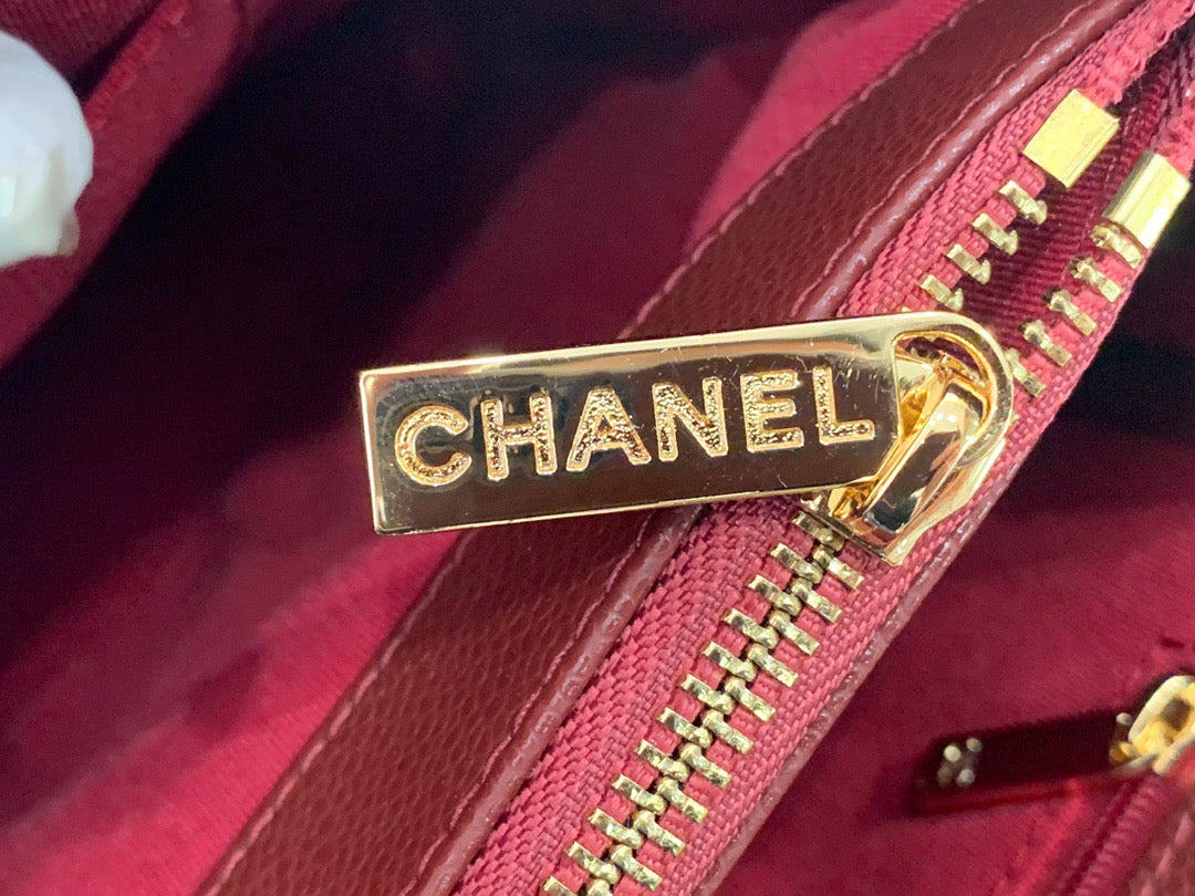 CHANEL Grand Shopping Tote In Burgundy