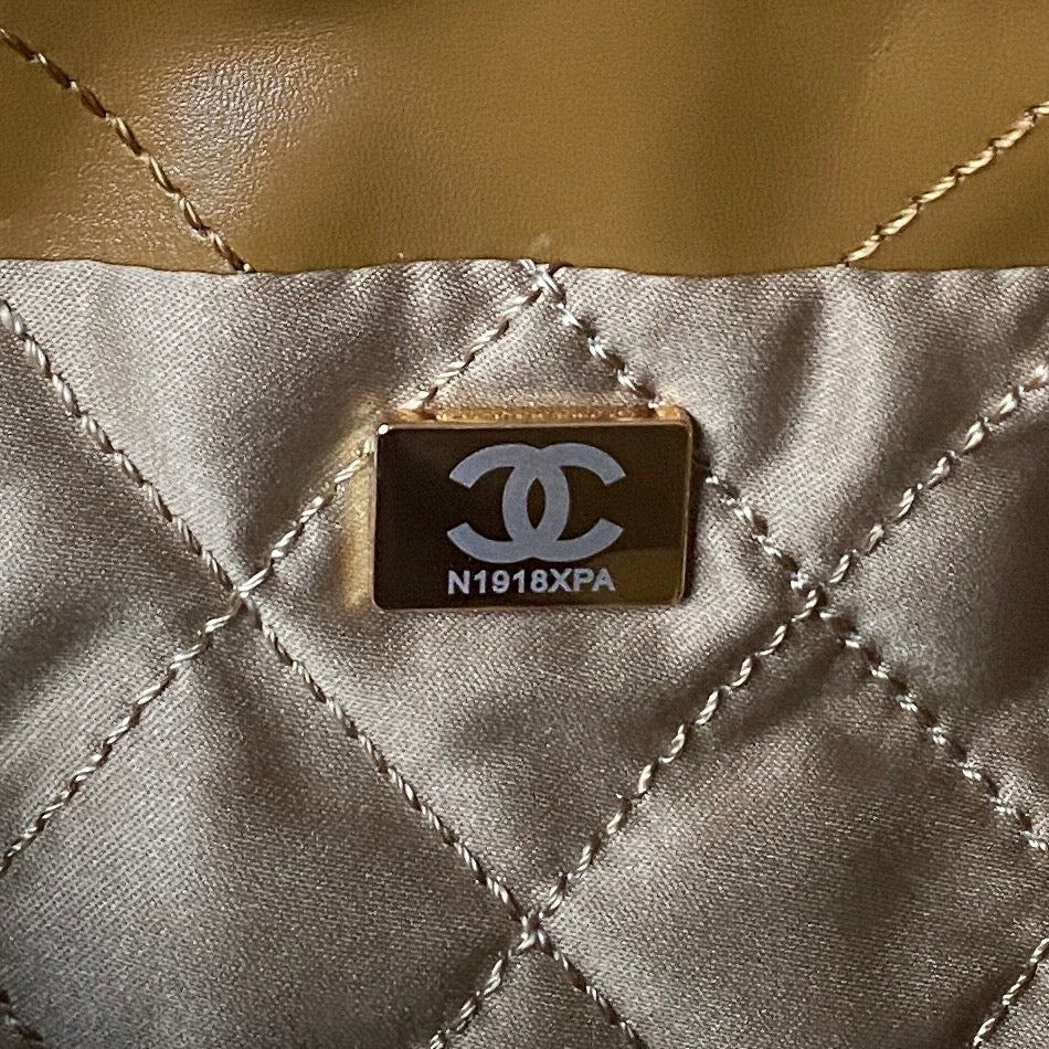 Chanel 22 Mini Bag In Brown Shiny Leather