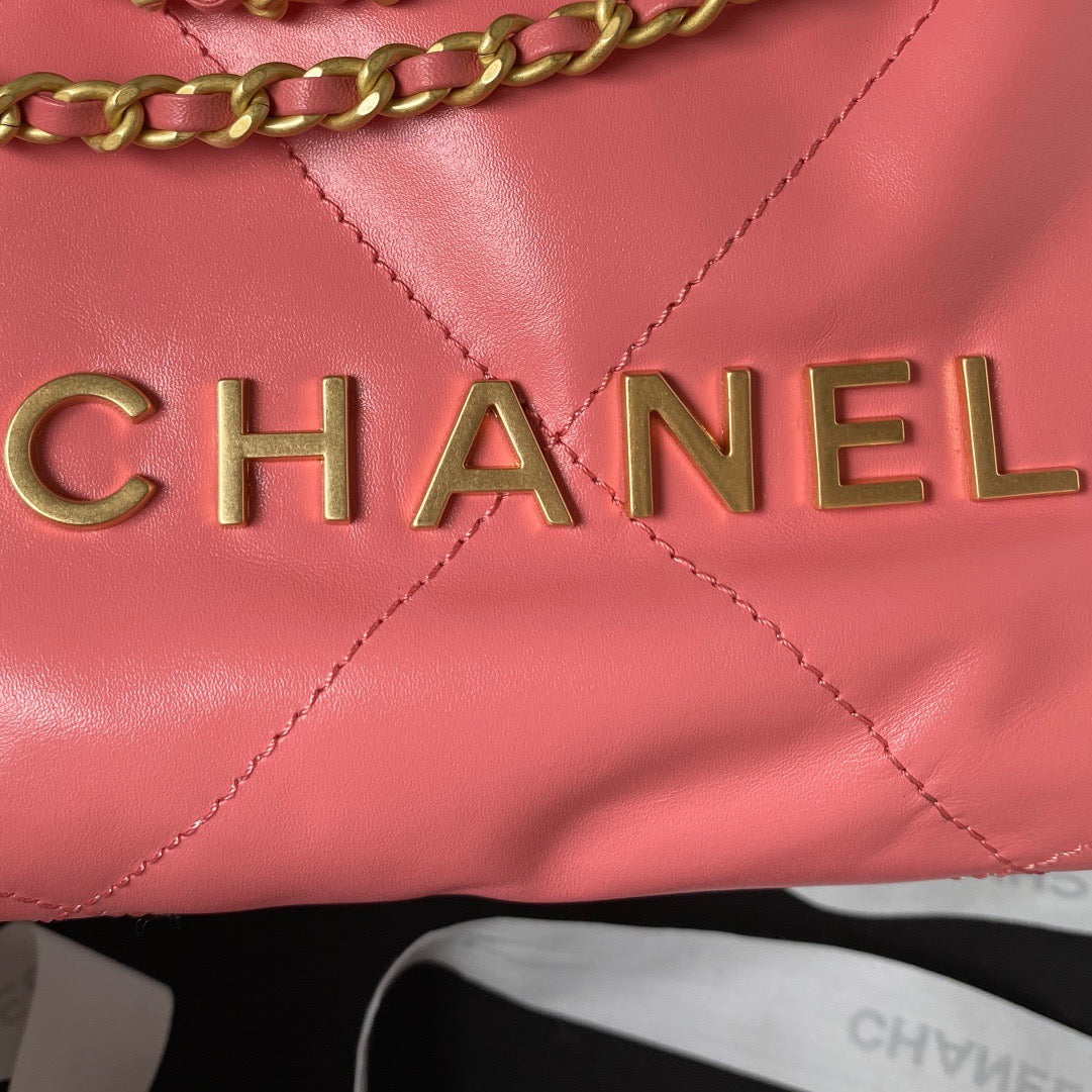 Chanel 22 Mini Bag In Pink Shiny Leather