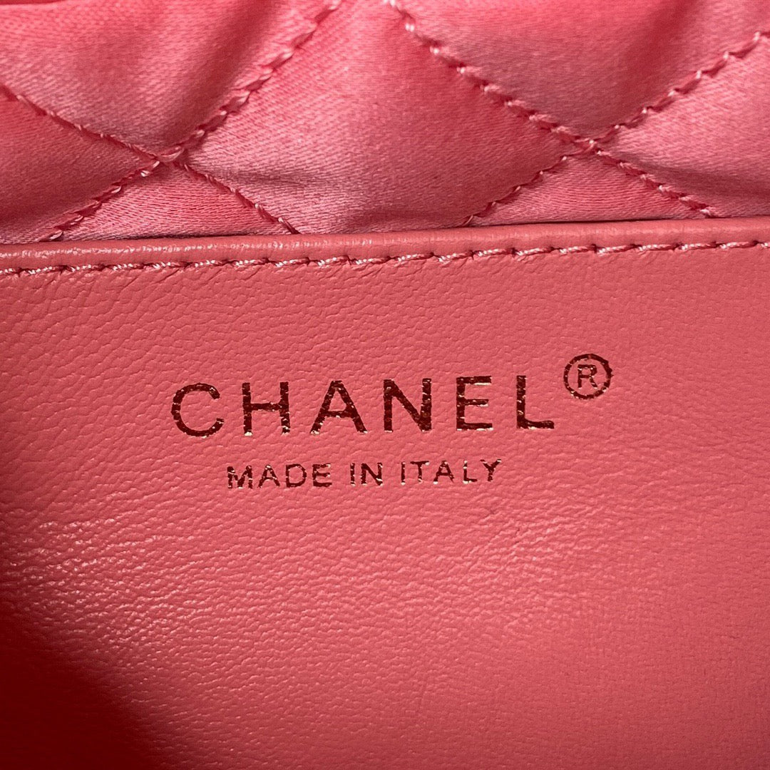 Chanel 22 Mini Bag In Pink Shiny Leather