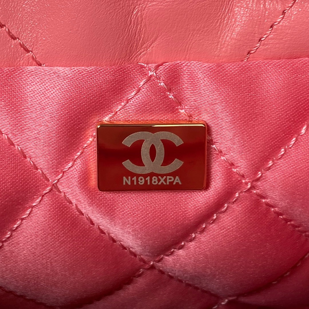 Chanel 22 Mini Bag In Pink Shiny Leather