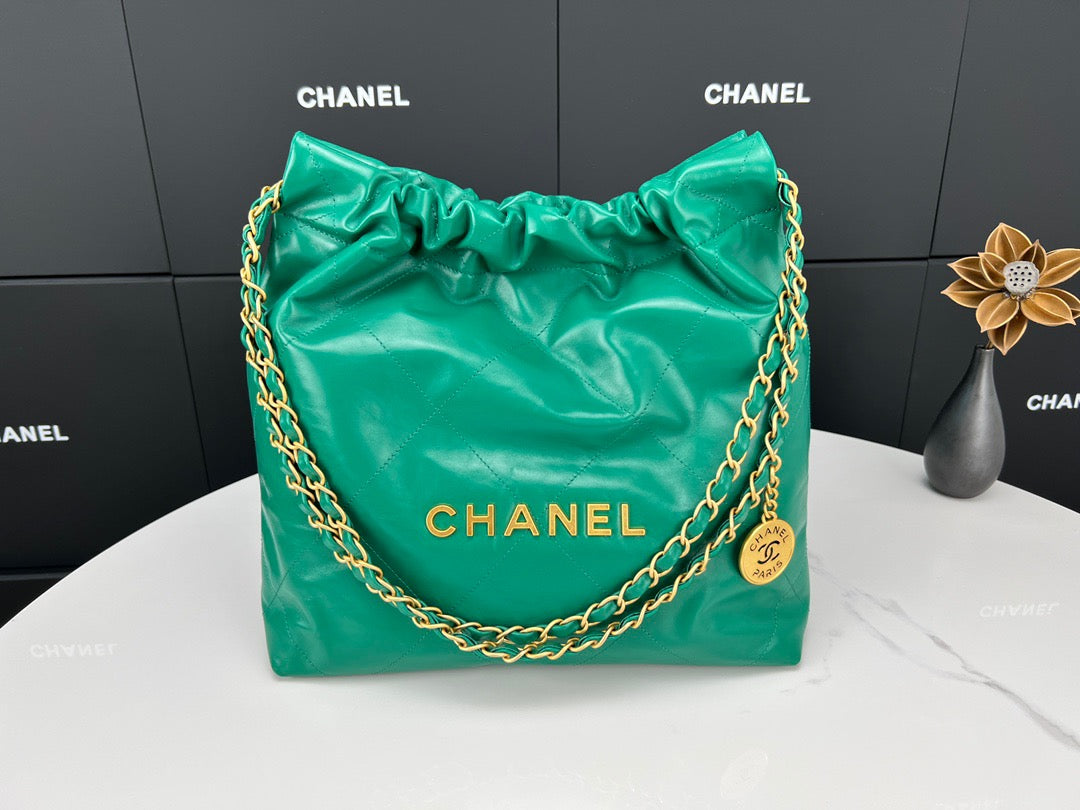 Chanel 22 Bag In Green Calfskin Leather