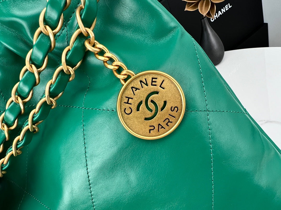 Chanel 22 Bag In Green Calfskin Leather