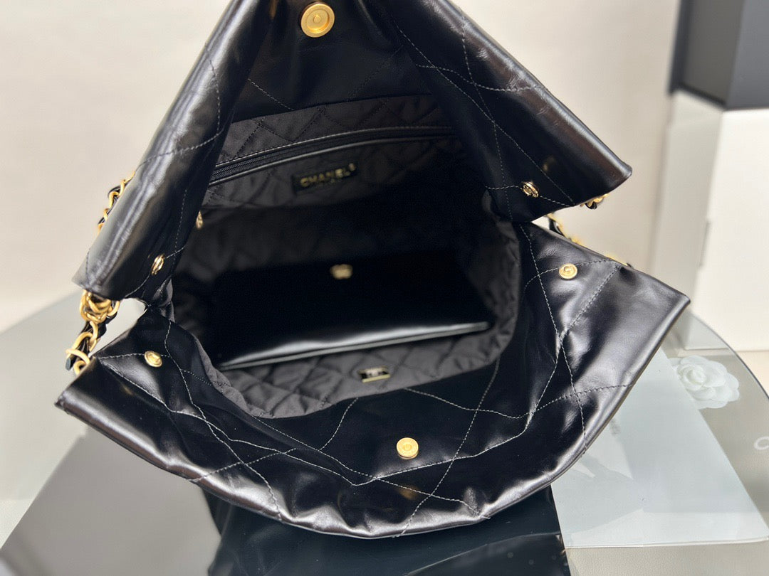 Chanel 22 Bag In Black Calfskin Leather