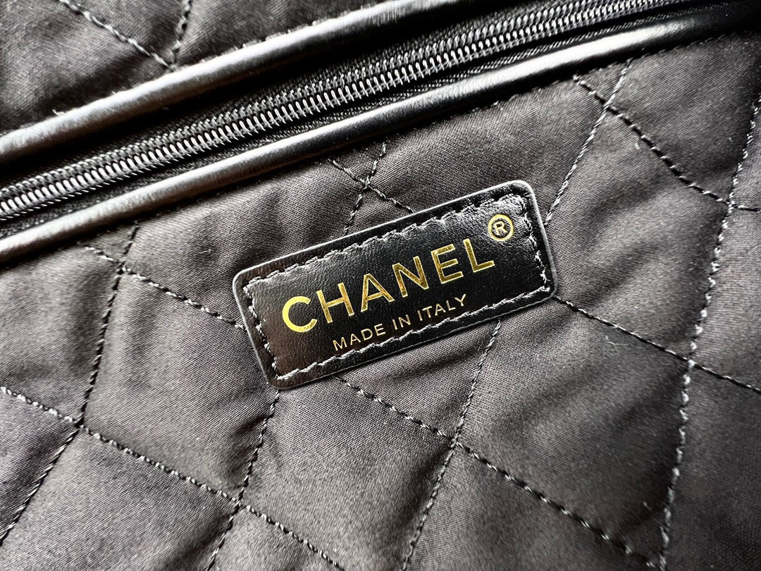 Chanel 22 Bag In Black Calfskin Leather